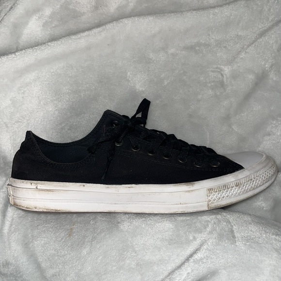 Used Converse - Picture 2 of 9
